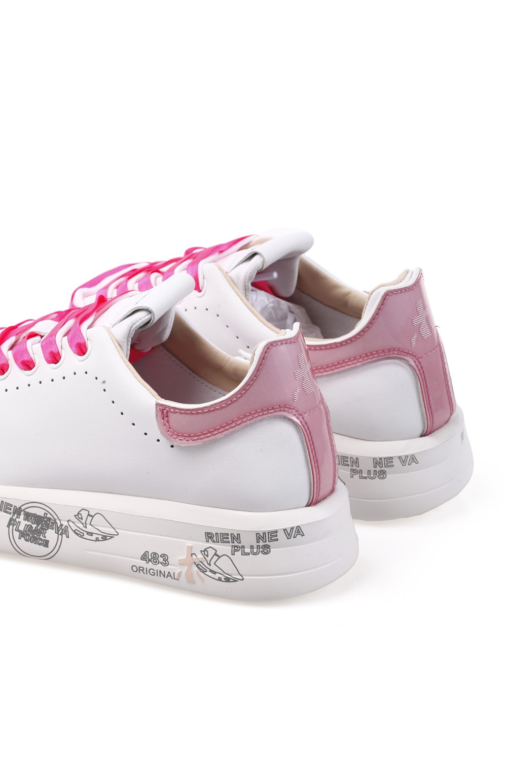 shop PREMIATA Saldi Scarpa: Premiata sneakers "Belle".
Pelle bianca con punta arrotondata e dettaglio in tessuto rosa perlato sovrapposto alla pelle bianca sul tallone.
Logo Premiata sulla linguetta e suola oversize in gomma caratterizzata dai leggendari timbri che rinforzano l'unicità del Brand.
Altezza Suola 4,2 cm.
Fusbet Interno 24,8 cm.
Suola: 85% EVA 15% Gomma.
Tomaia: 75% Pelle di vitello 15% PA 10% PU.
Fodera: 86% Pelle di capra 14% Pelle di vitello.
Fabbricata in Vietnam.. BELLE-6281 number 7182067